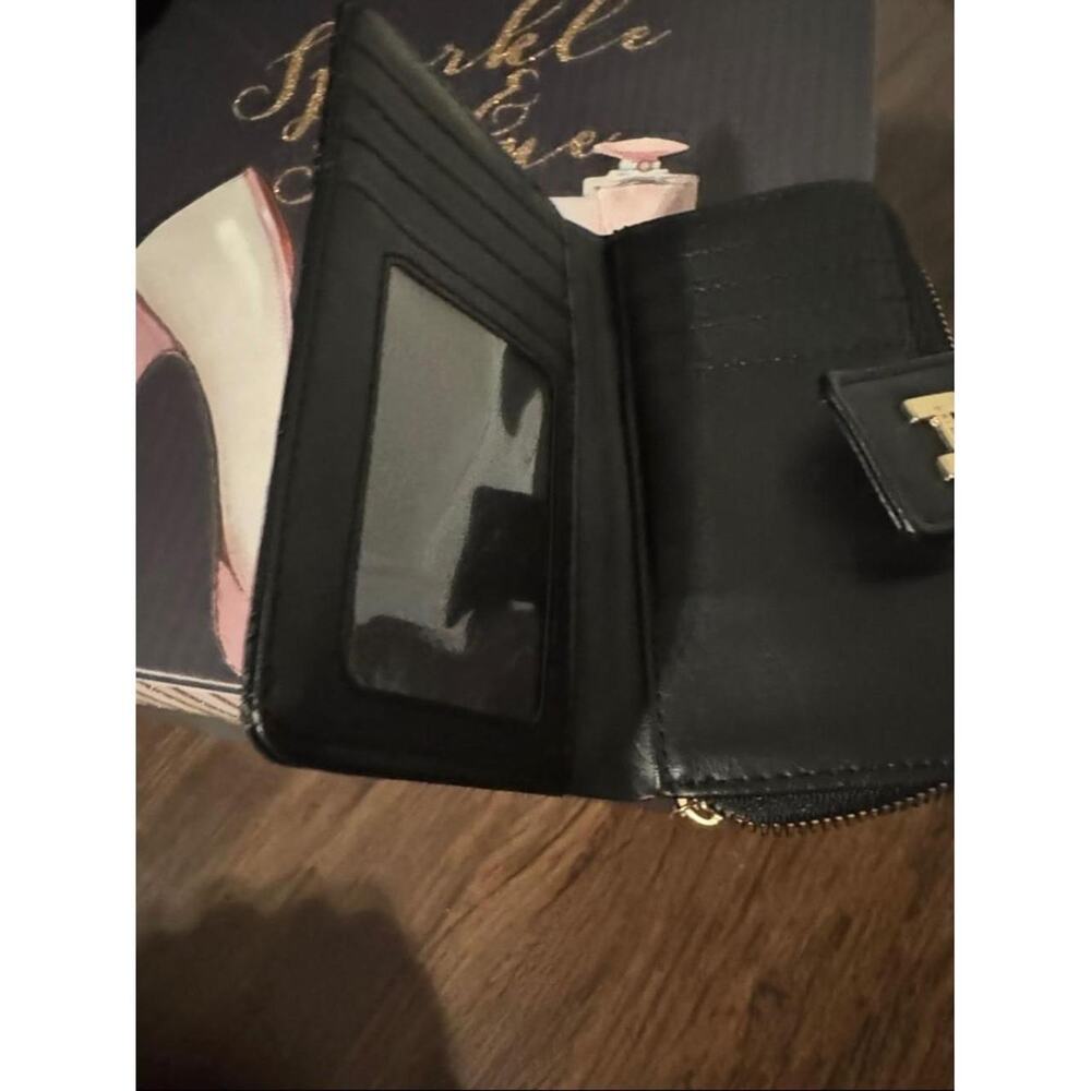 Sleek black leather wallet with - Picture 2 of 4